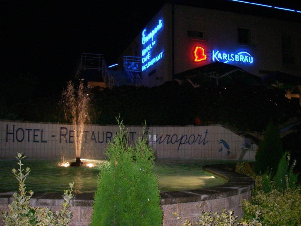 Hotel Restaurant De L'Europort Saint-Avold Kültér fotó